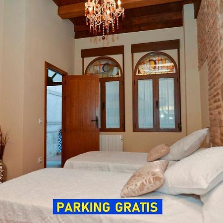 Apartamentos La Casa Del Grial Toledo Exterior photo