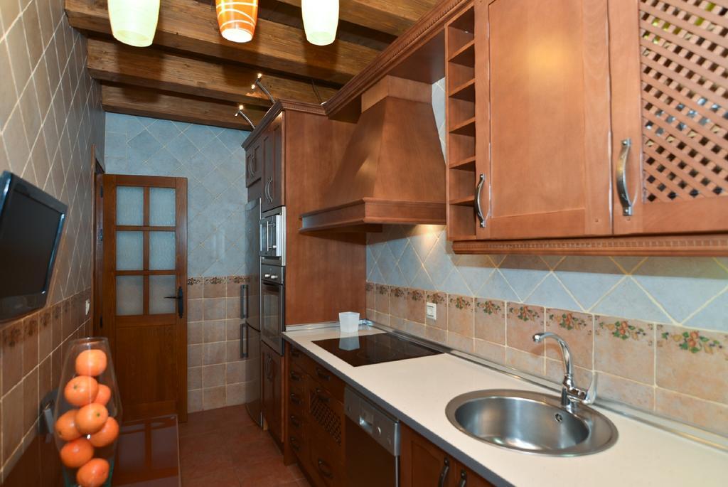 Apartamentos La Casa Del Grial Toledo Room photo
