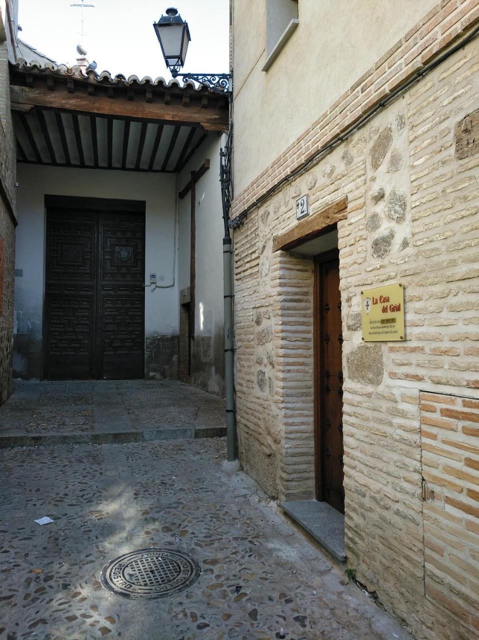 Apartamentos La Casa Del Grial Toledo Exterior photo